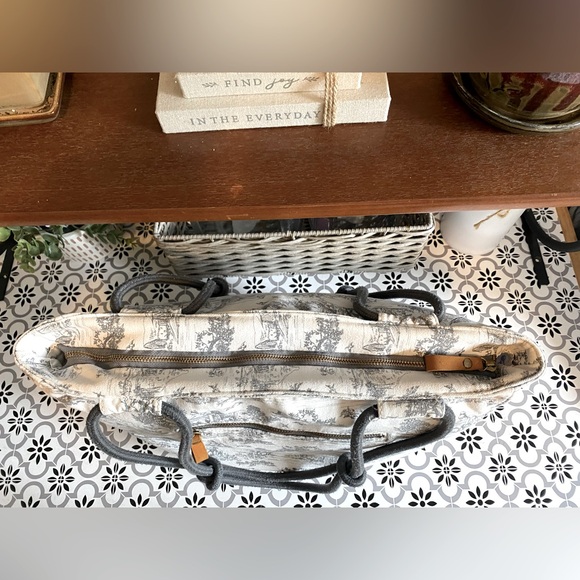 Farmhouse is my Style Classic Farmhouse Bag - Picture 6 of 13